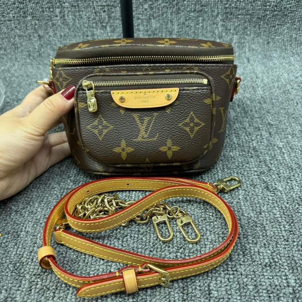 100% Authentic Louis Vuitton Leather Belt Bag - Picture 2 of 13